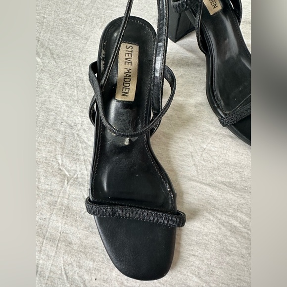 Steve Madden size 6 women’s chunky black leather block heels w/ stretchy straps - Picture 7 of 8
